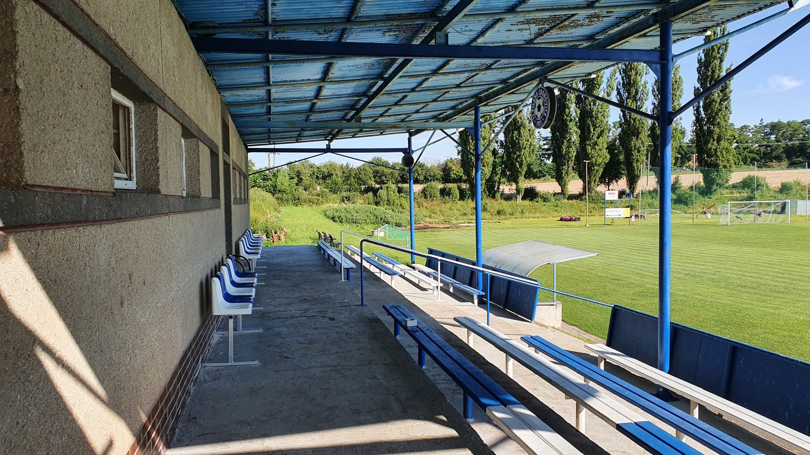 Úprava šaten TJ Pilana Zborovice na fotbalovém hřišti ve Zborovicích