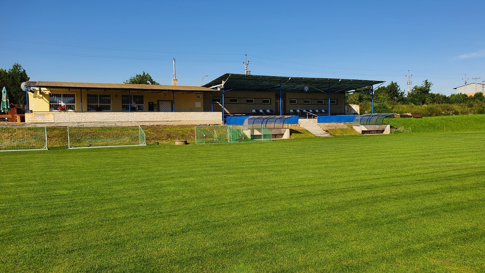 Úprava šaten TJ Pilana Zborovice na fotbalovém hřišti ve Zborovicích